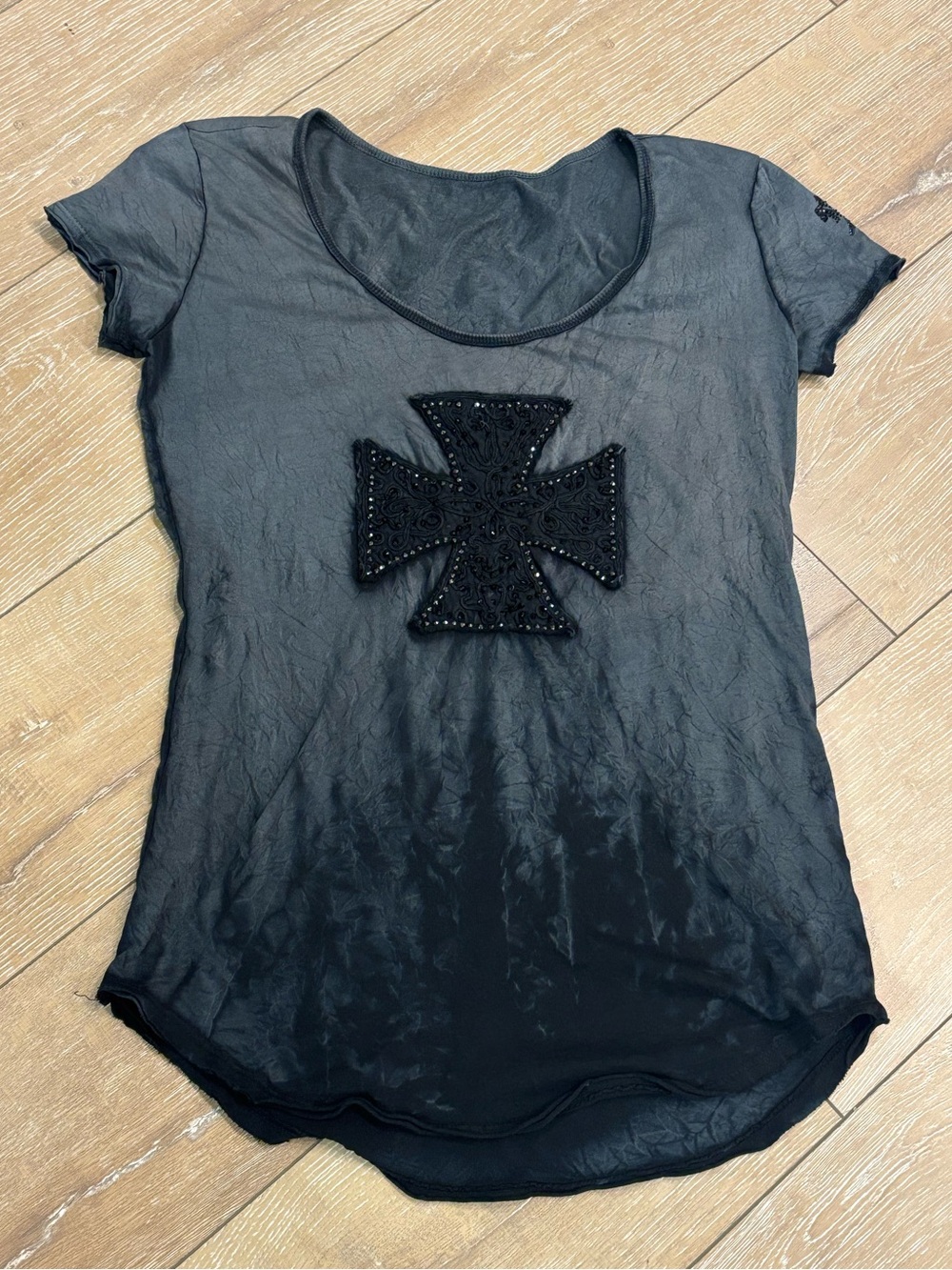 Velvet Stone Y2K Black Embellished Cross Tee – XL